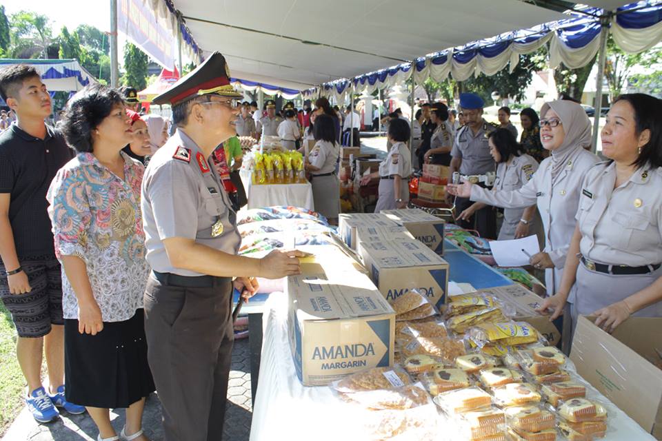 Polda Sulut Gelar Pasar Murah